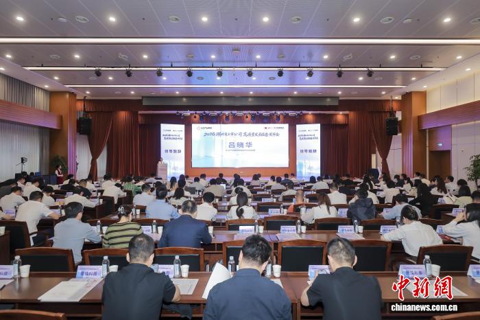足球盛宴：欧洲杯精彩瞬间回顾 - 开云体育官网1